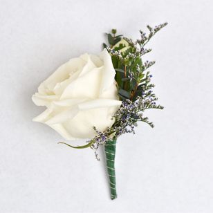 White Elegance Boutonniere